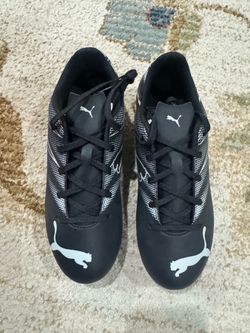 Puma cleats - NEW size 5 Junior