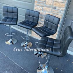 New 4 Black Bar Stools 
