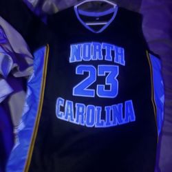 Jordan NC TARHEELS JERSEY Size L NEVER  Worn 