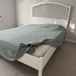 White Queen Bed With Mattress And Mattress Protector 