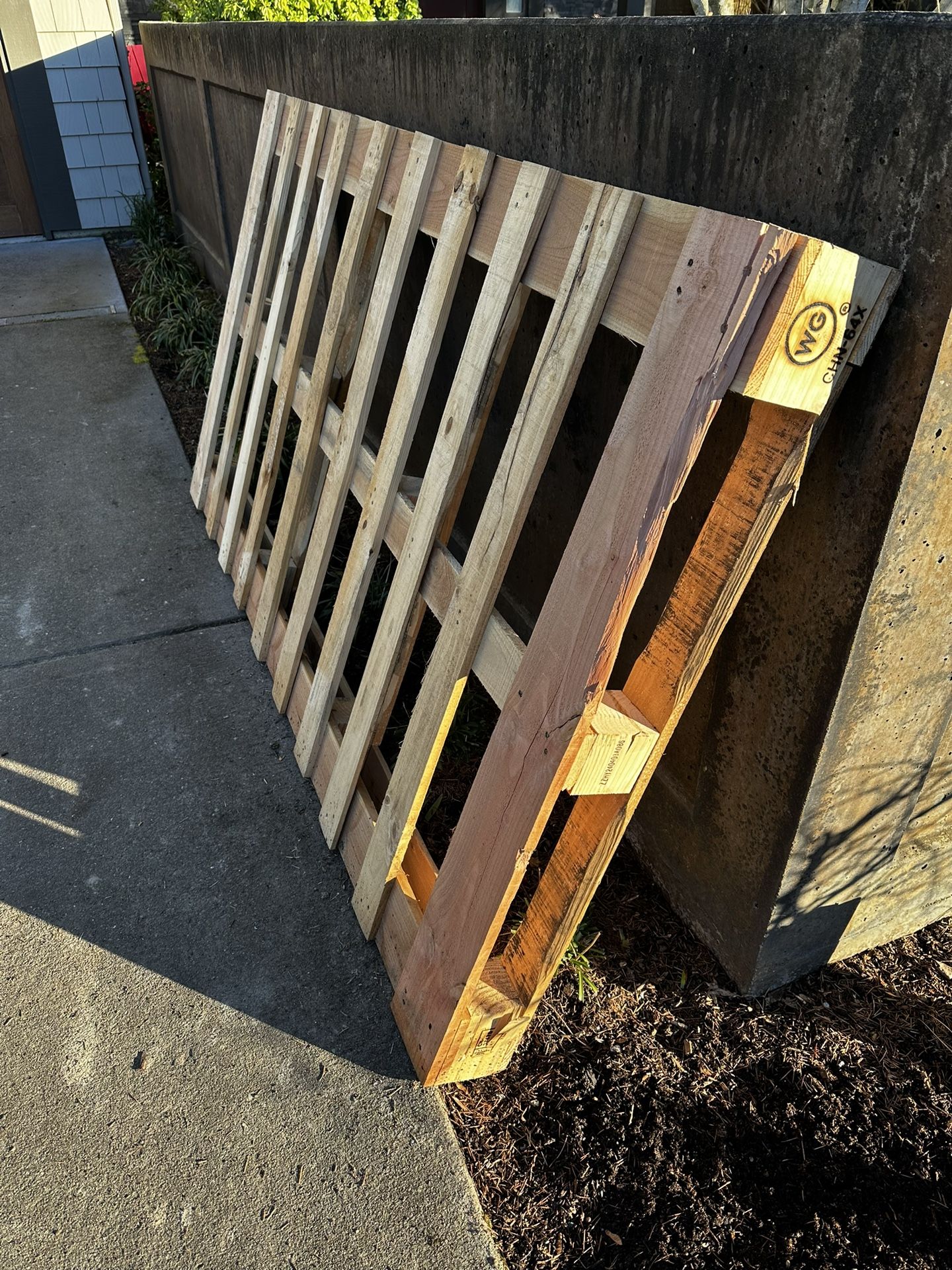 Free New Pallet