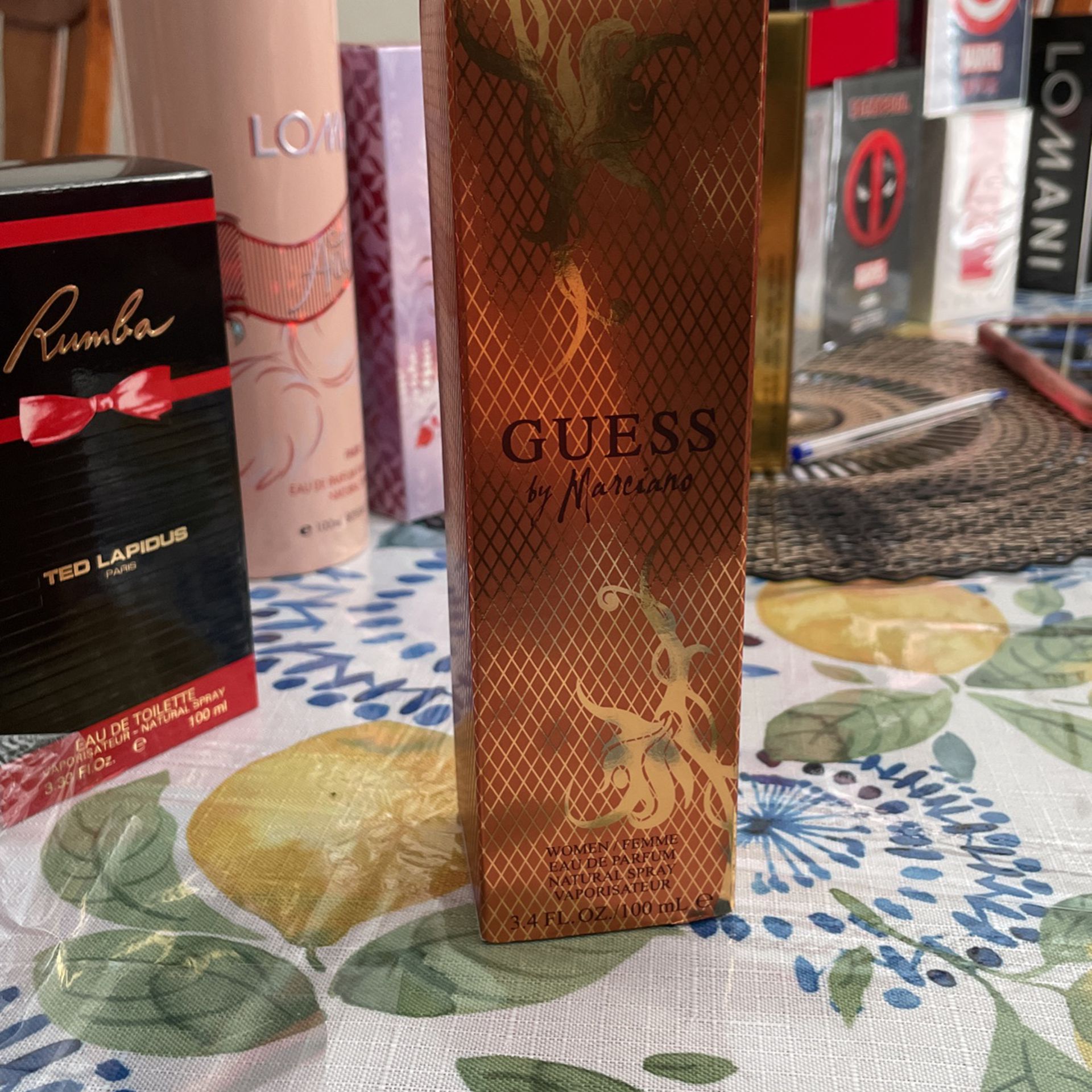 Guess By Marciano 