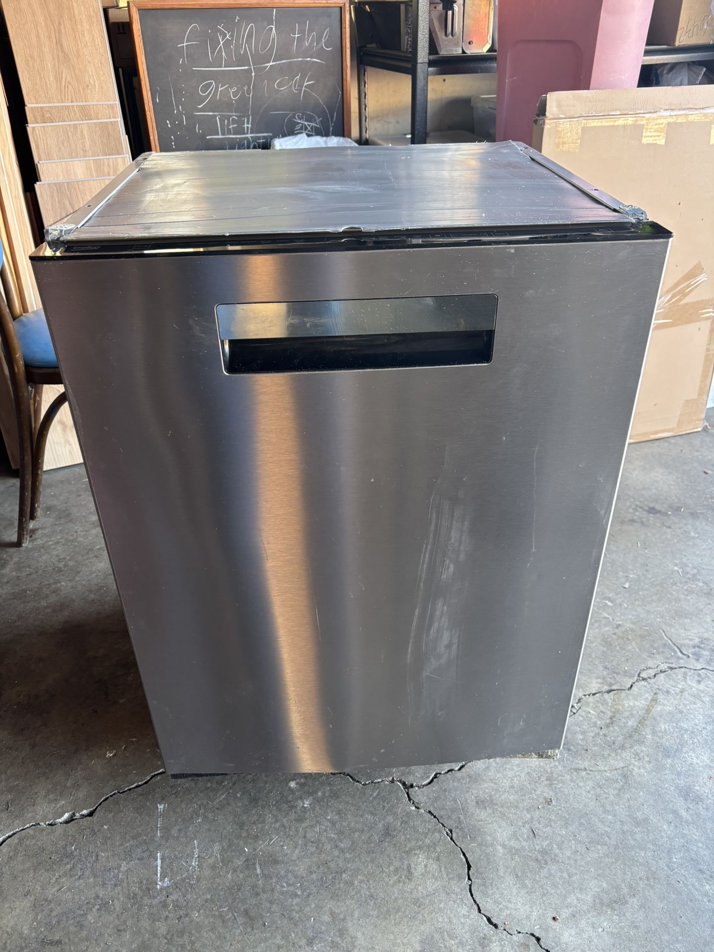 Beko Dishwasher. Good Condition. E1 Error Code. 