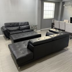 Black Leather Sectional Sofas w/ Ottoman