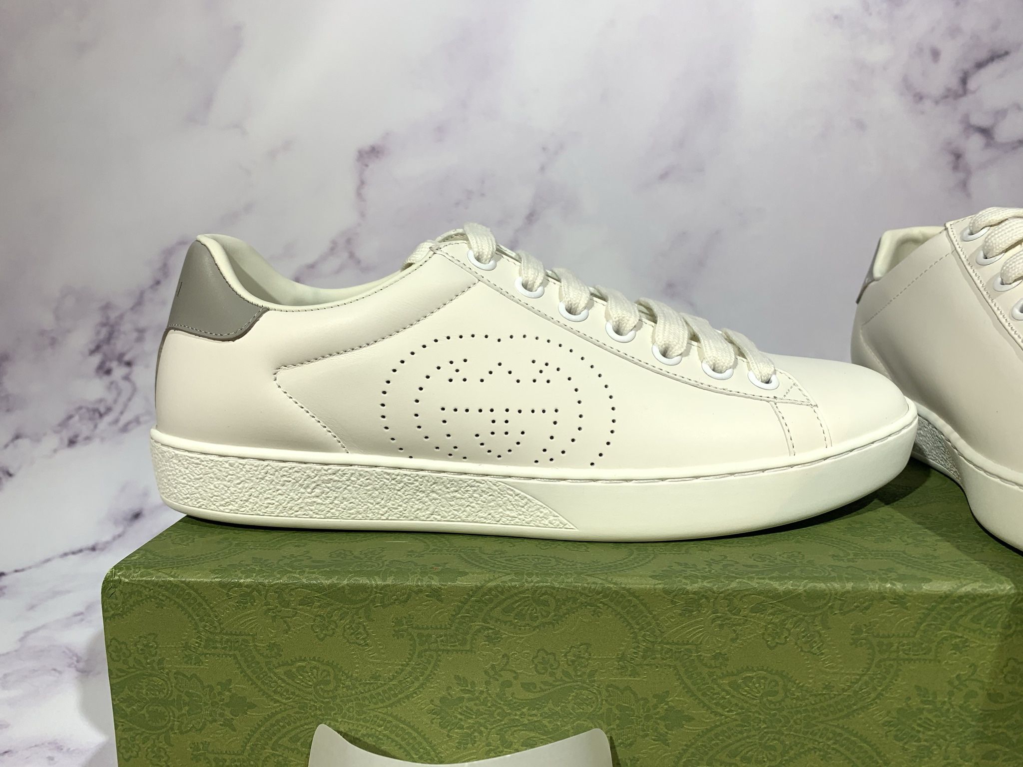 🔥Authentic Gucci Perforated Logo Sneakers – Men’s 5.5 & 6 / Women’s 7.5 & 8 In-Hand