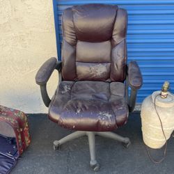 Free Ugly Chair Works And Is Comfortable 