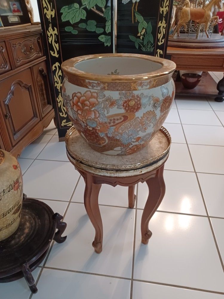 Oriental Vase With Brass/marble stand