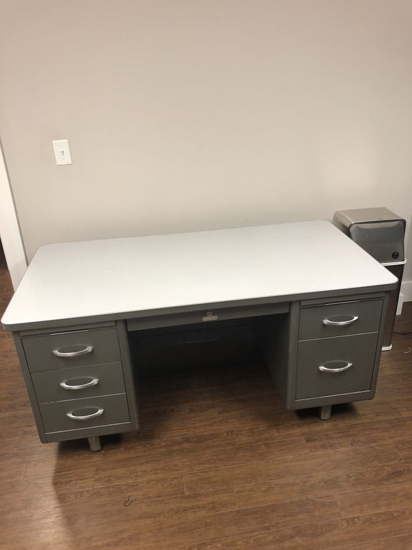 Vintage Steel Age Desk 5 Drawer Furniture In Cincinnati Oh Vintage Steel Age Desk 5 Drawer Furniture In Cincinnati Oh Offerup