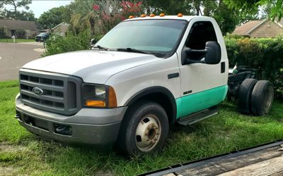 2006 Ford F-350 super duty 6.0L Diesel 220k Original Miles Won't Start Electrical Issue. Parts Or Fix