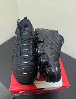 Nike air vapormax plus triple black