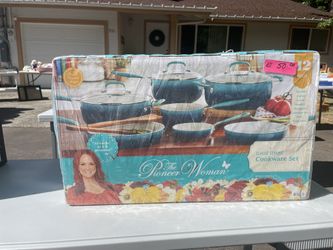 The Pioneer Woman 12 Piece Ceramic Cookware Set BNIB $55