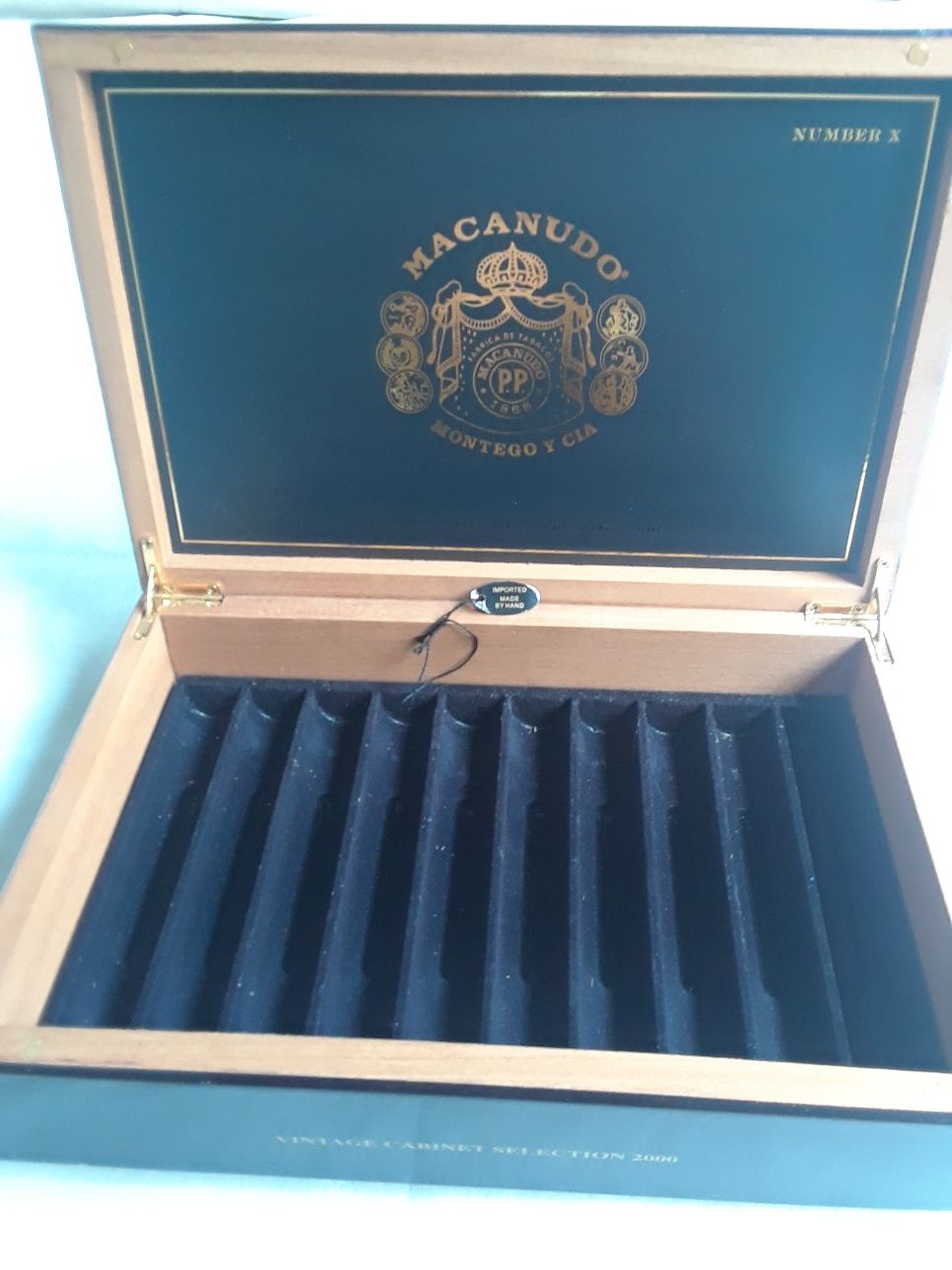 Original Vintage cigare cabinet Selection 2000..MACANUDO..Dominican republic..prfect condition