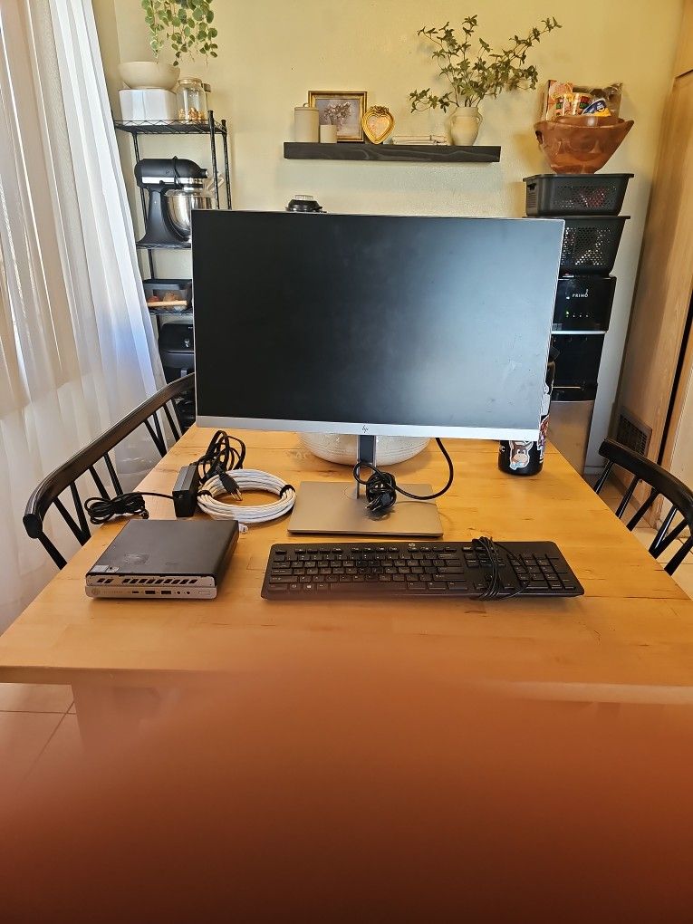 HP Computer With Monitor And Keyboard