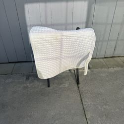 **LIKE NEW**✨Cotton Quilted Dressage Saddle Pad - White