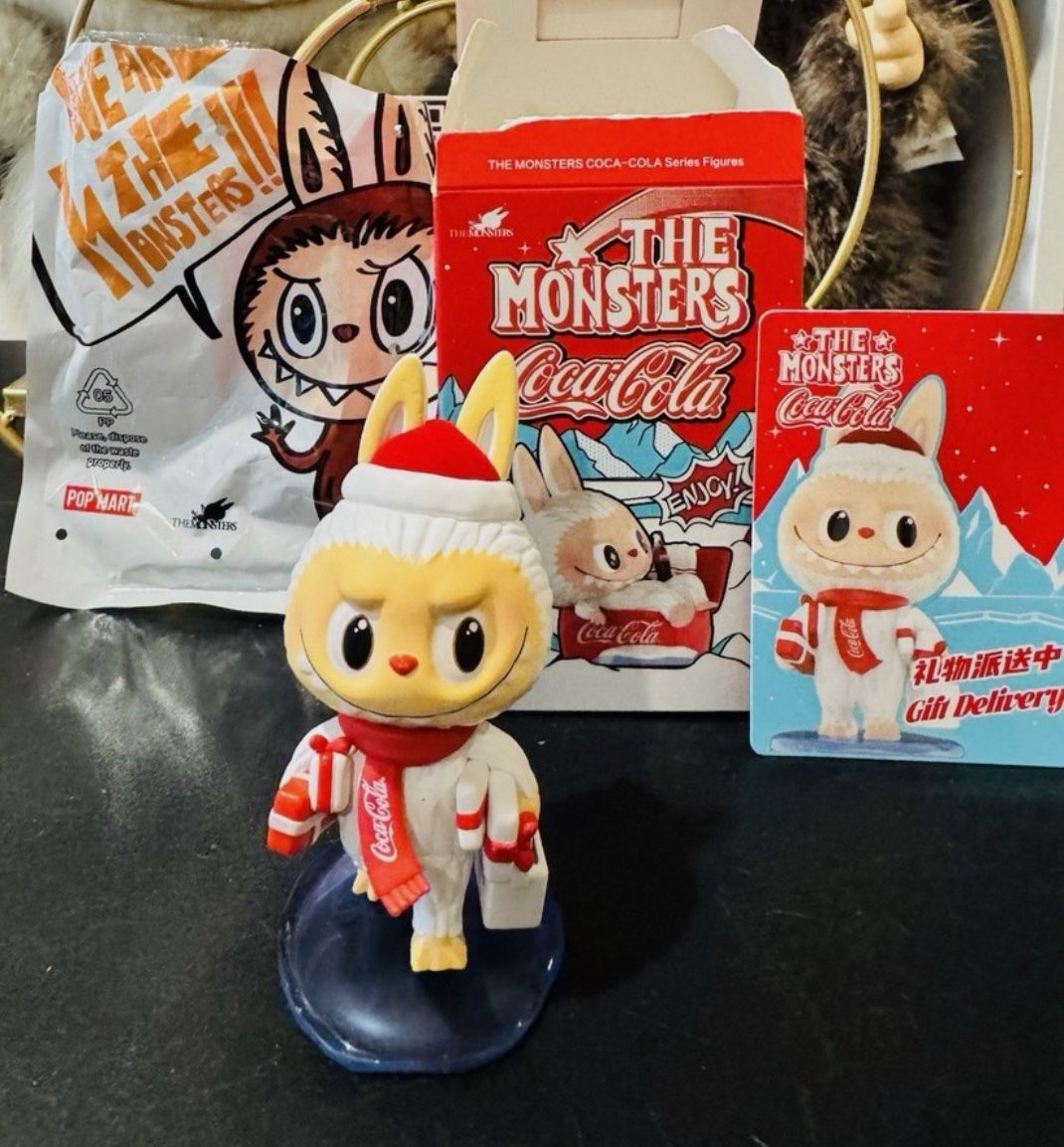 Coca Cola Gift Delivery Figurine