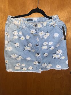 Woman’s Skirt NEW SIZE 10