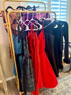 16 PCS. Cocktail/ Party/ Semi-Formal Dresses For size/fit reference: XXS-S,