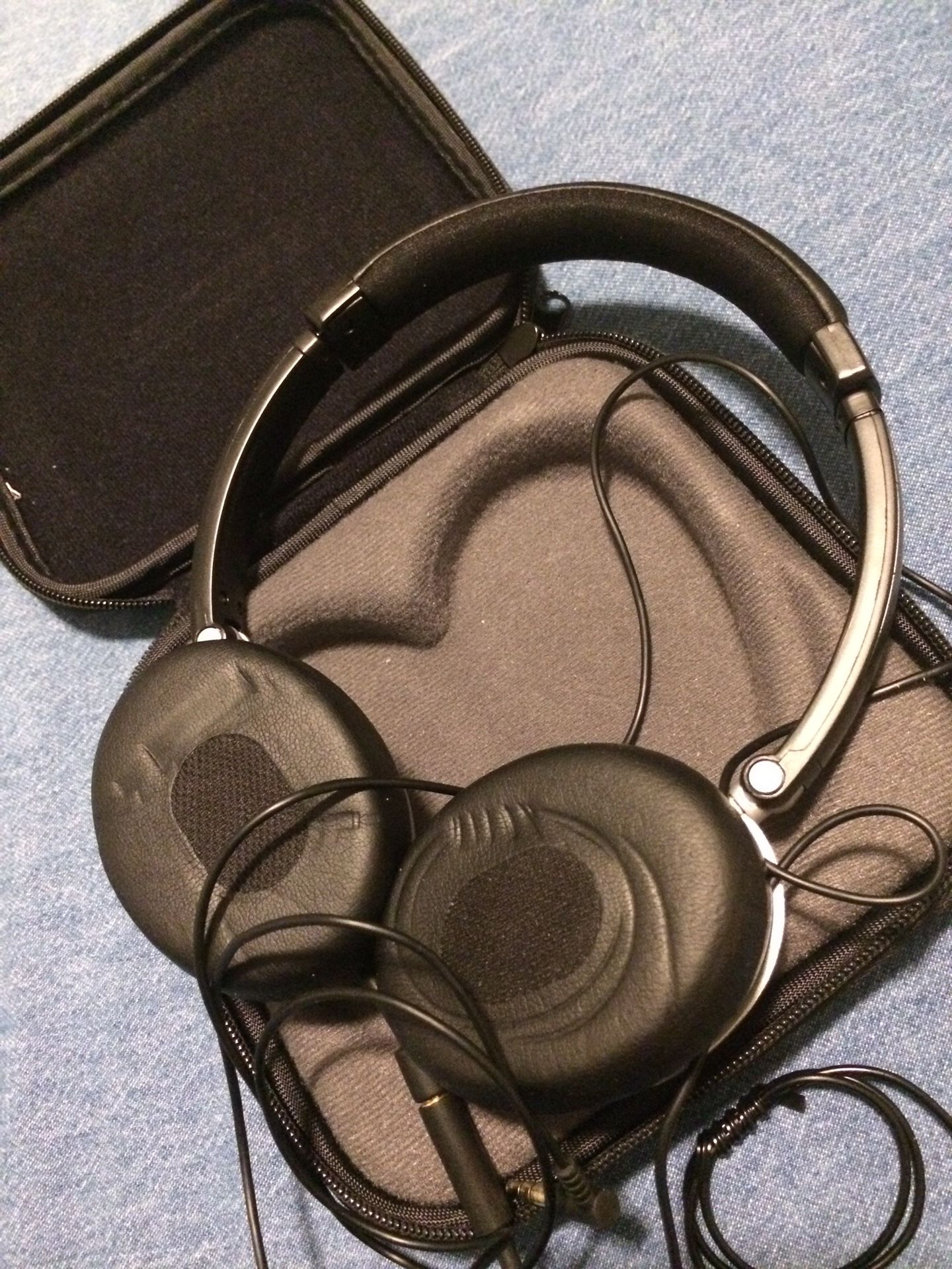 Bose on ear headphones with case