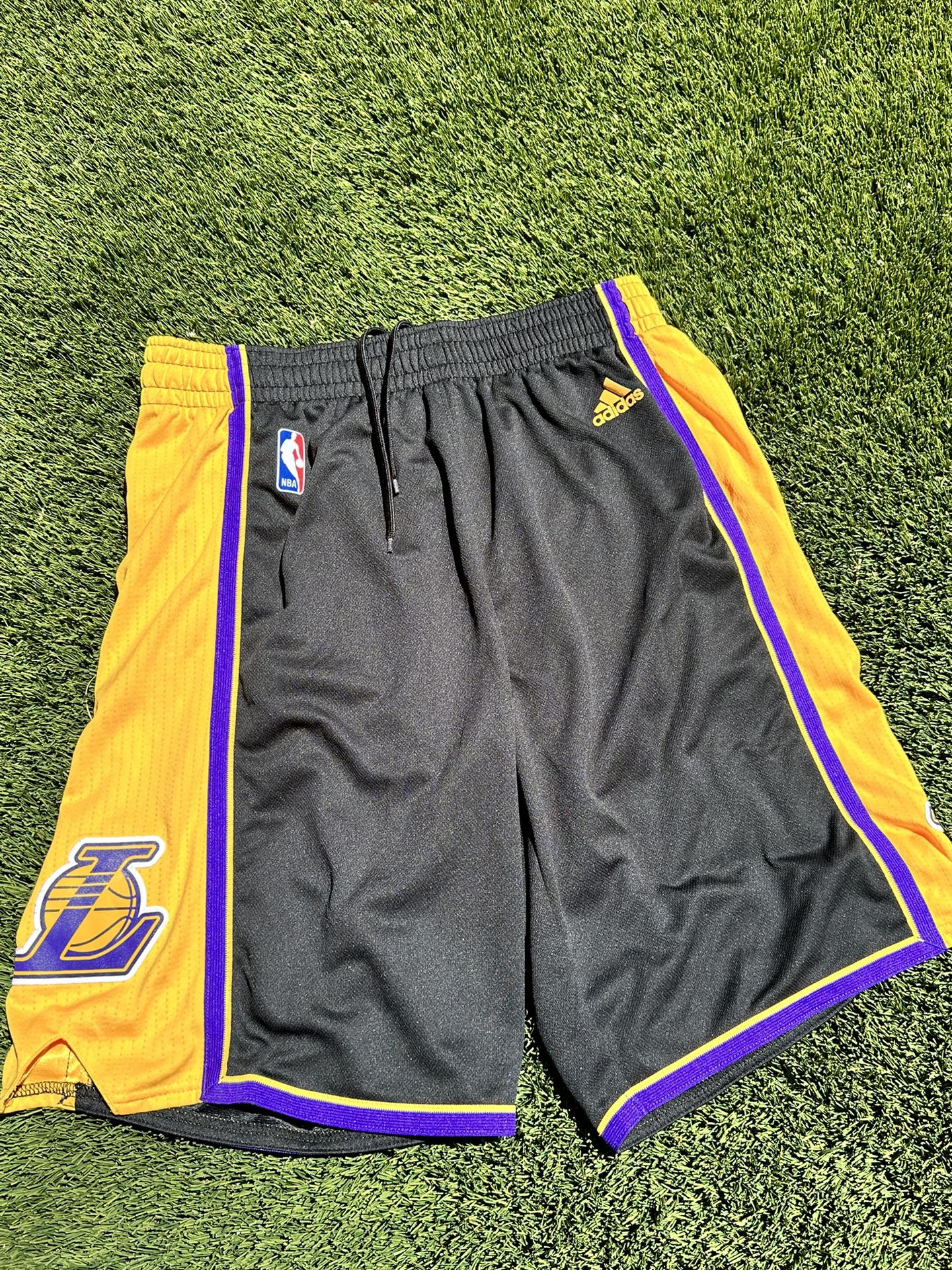 black lakers basketball shorts