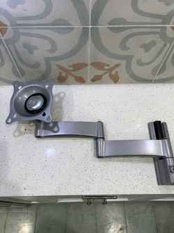 Extendable Wall Mount Full Motion TV Rack