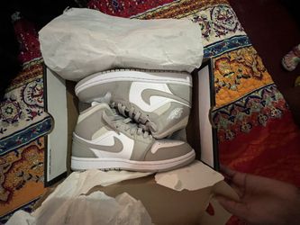 Jordan 1 College Grey 
