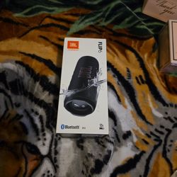 NEW JBl FLIP 6 