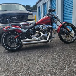 2013 Harley Davidson Breakout $9,000