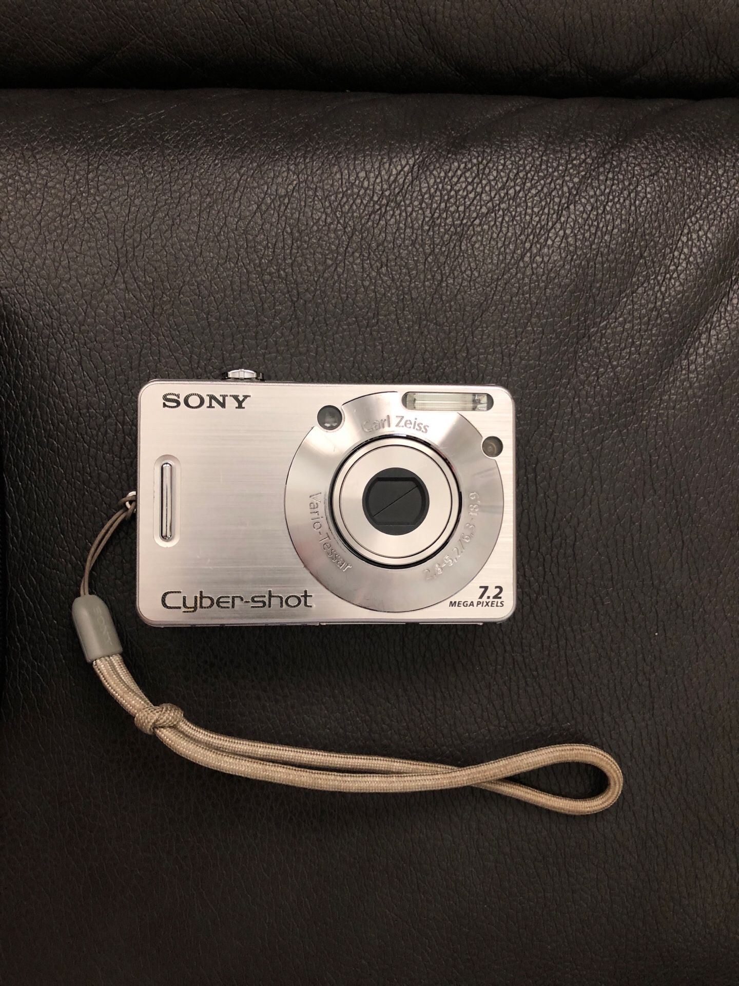 Sony Cyber-shot Digital camera in great condition!