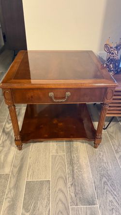Traditional Wood End Table with Drawer
