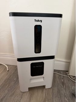 Automatic pet feeder