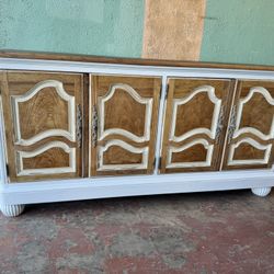 Magnificent Dresser/ Sideboard Buffet 