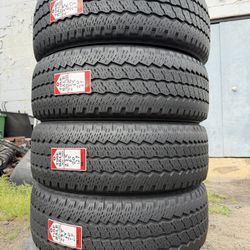 Set 275/65/20 LT Bridgestone Dueler A/T Like New