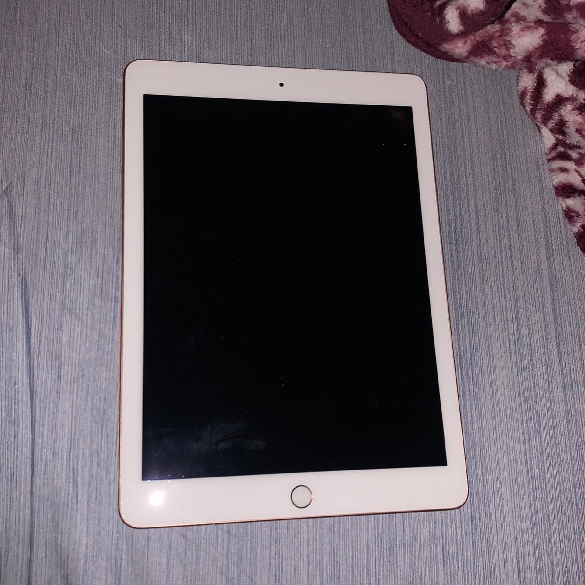 iPad (6th Generation) Rose Gold 32GB