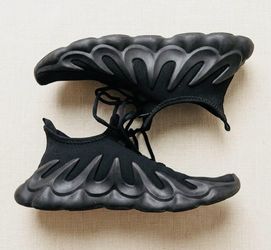 Adidas Yeezy 450 Dark Slate, Size 9. Good Condition.