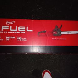 Milwaukee M18 Fuel 16" Chainsaw 