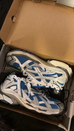 blue balenciaga runners 44