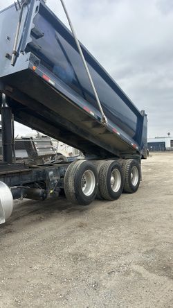 For sale 2015 Peterbilt 389