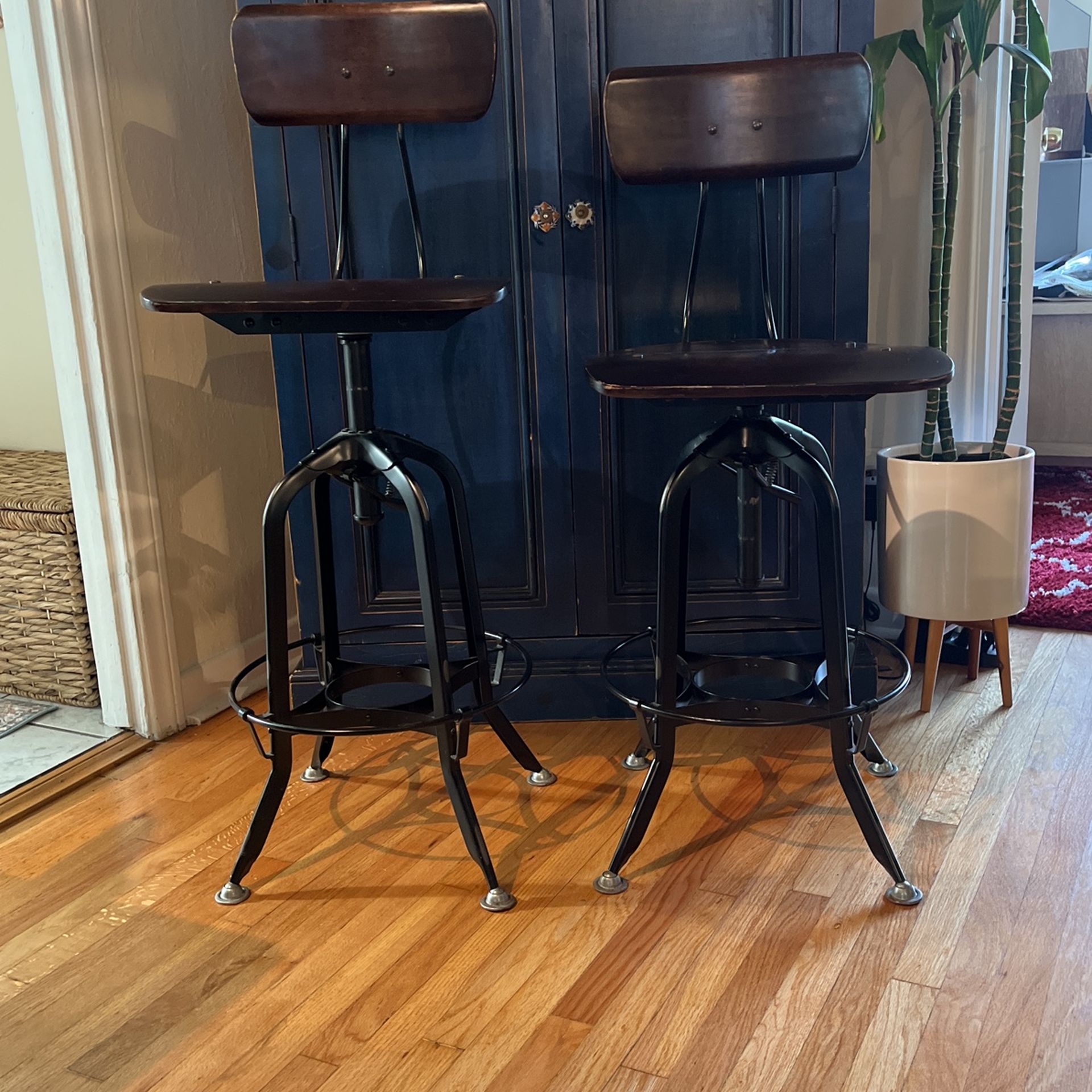 Bar Stools Adjustable