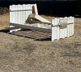 Free Twin bed