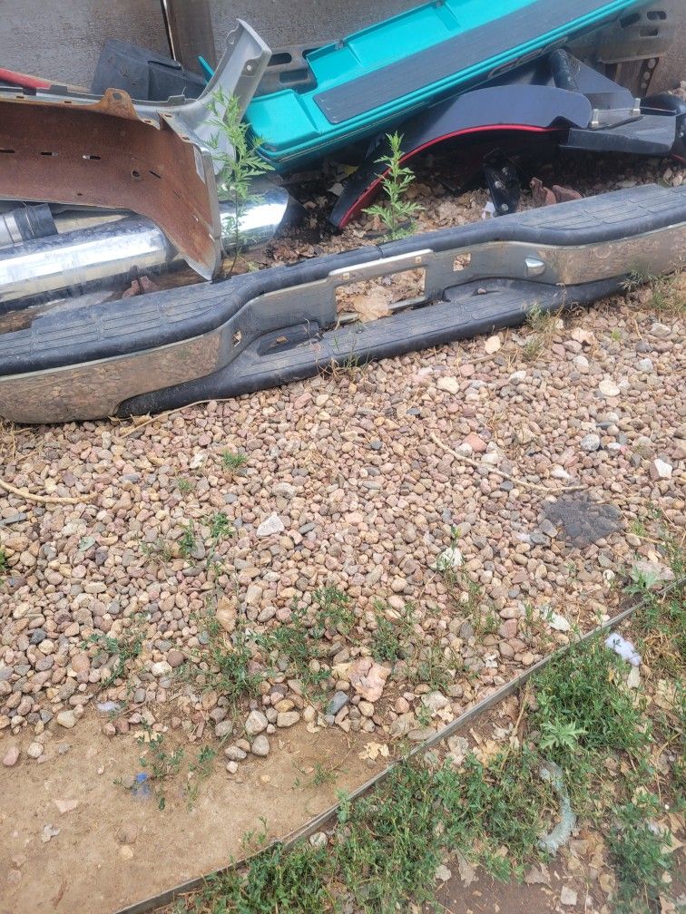 2003 Chevy 2500 Back And Front Bumper