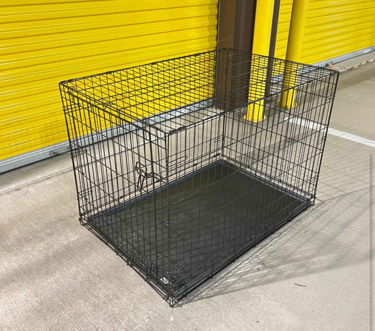 Jaula para perros grande excelente condiciones $60 envío a domicilio costo extra