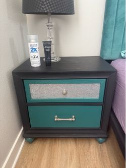 Set of 2 Nightstands