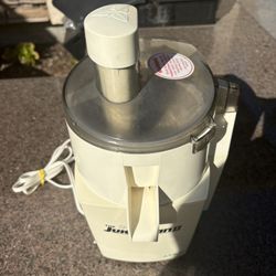 Juice maker