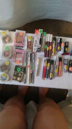 Brand new makeup see description