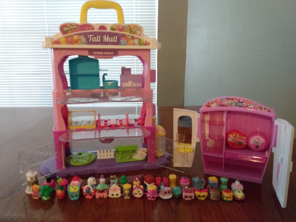Shopkin Tall Mall, Shopkin Closet, And Lots Of Shopkins