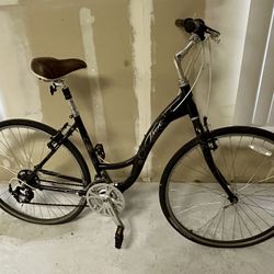 Trek 7000 WSD Hybrid, Bicycle Classic Bike