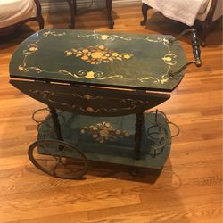 Beautiful Vintage Bar Perfect For Small Or Big Space Weels Work Perfect The Bar Table Is In Perfect Condition Taking Offers 