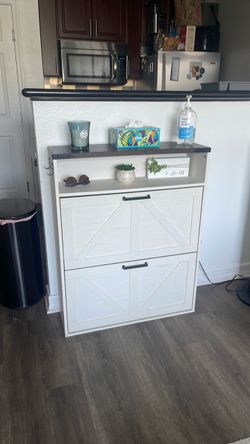 Shoe cubby