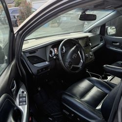 Toyota Sienna 2015