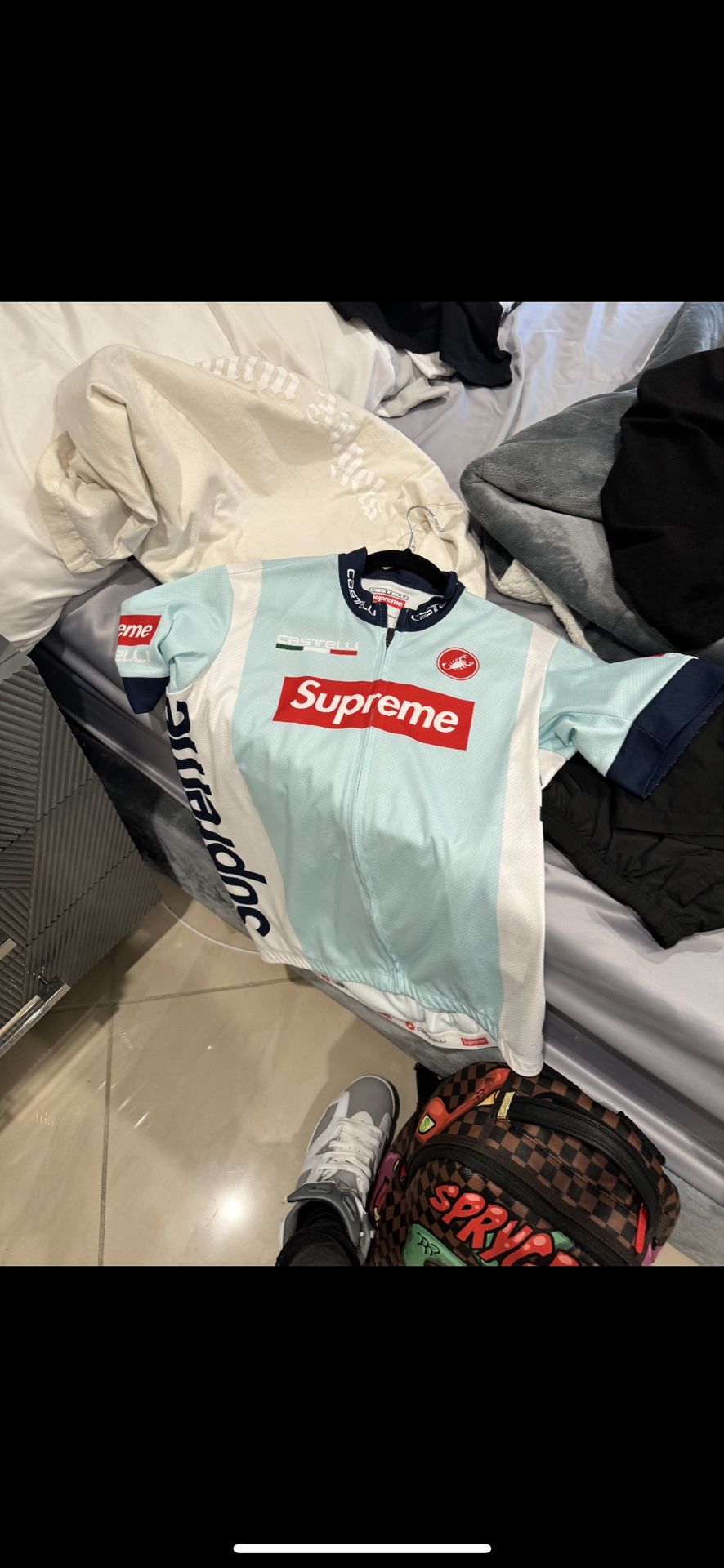 Supreme Shirt Size Medium 